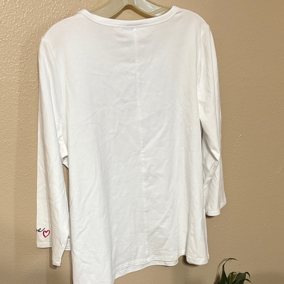 NWT Chico's White Love Script Top with Red Heart - Picture 10 of 11